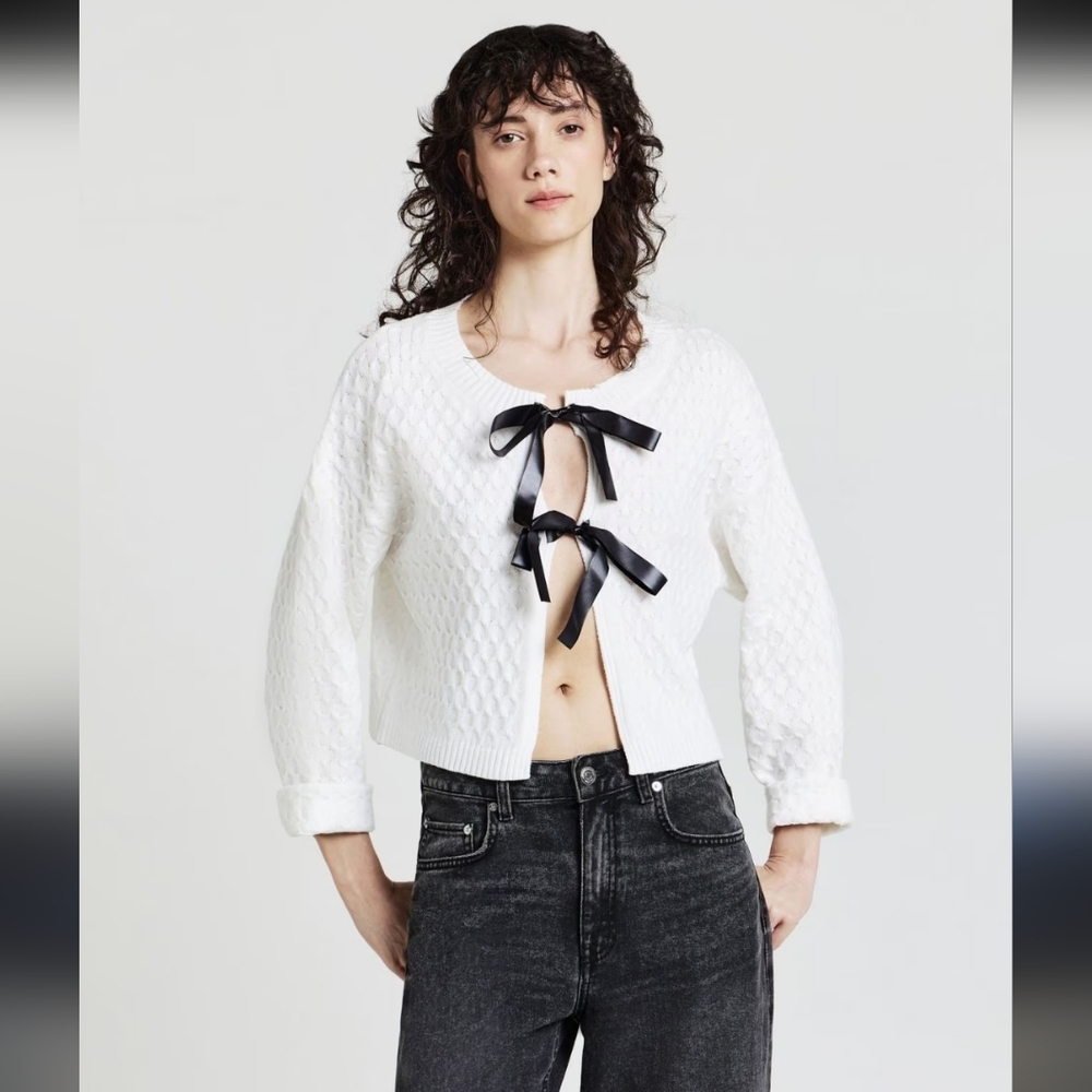 Luna Ivy Bow Caridgan NWT Size Small